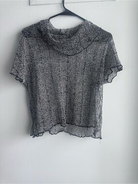 Sheer Knit Short Sleeve Top in Black and Gray